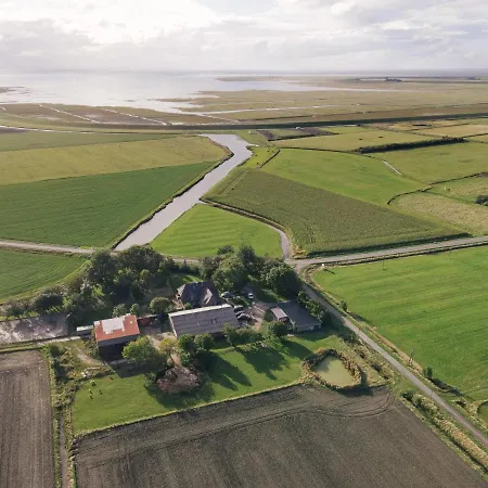 Apartment Auf Dem Lande / Nahe Spo